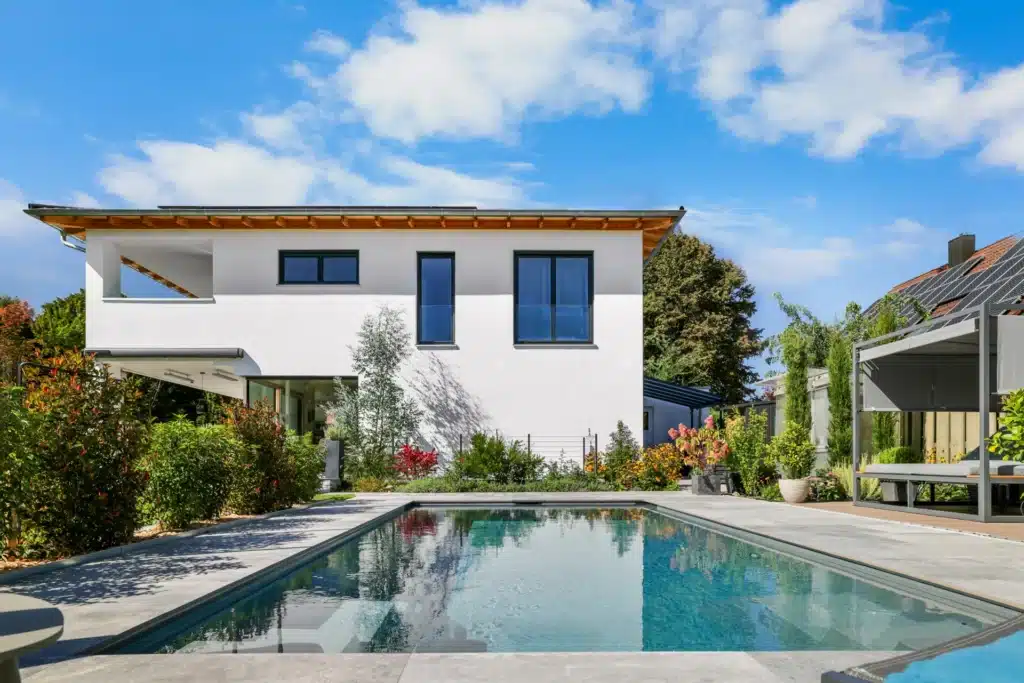 Moderne Stadtvilla mit Pool – Immobilienfotografie Augsburg