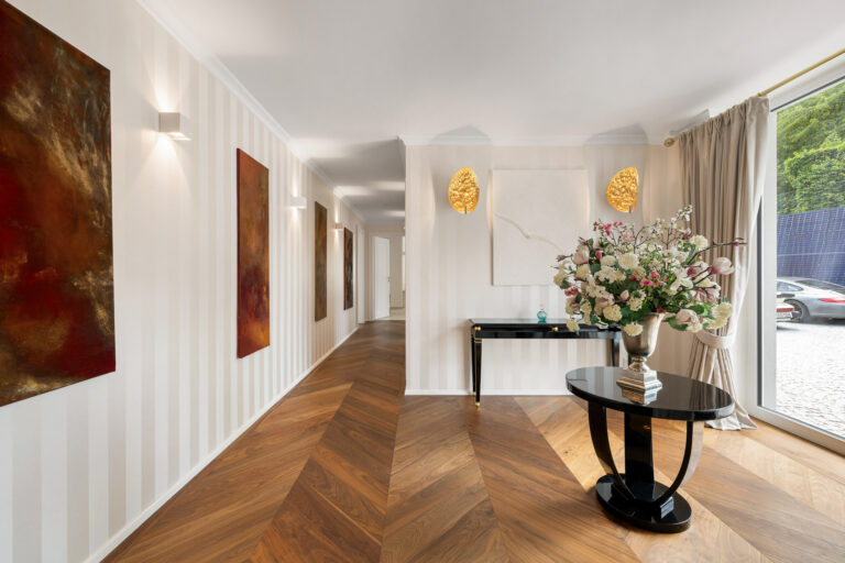 immobilienfotografie-eingangshalle-parkett-kunst-chevron-ingolstadt-immoonpoint | ImmoOnPoint