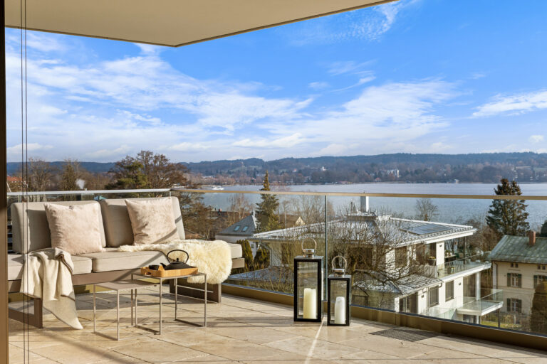 immobilienfotografie-lounge-seeblick-dachterrasse-winter-muenchen-immoonpoint | ImmoOnPoint